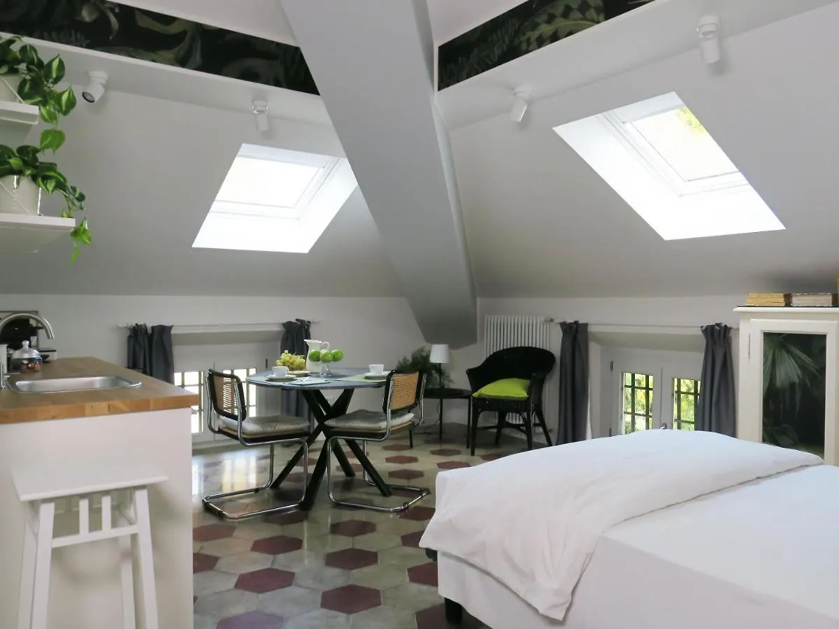 Villa Crochat Como 0*,